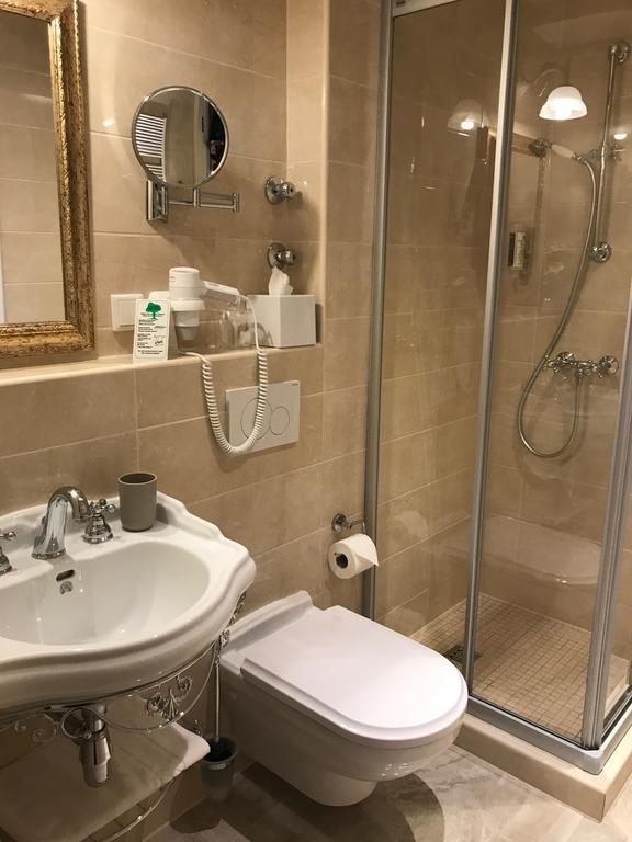 Apartment-Hotel Am Rathaus Дюселдорф Екстериор снимка